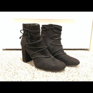 Black block heel bootie size 7.5